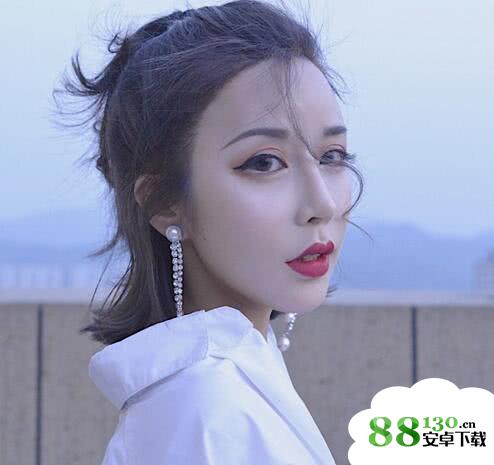 网友爆料胡一天夜会门事件女主:网红模特身材好