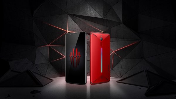 努比亚红魔游戏手机烈焰红外观配置性能分析