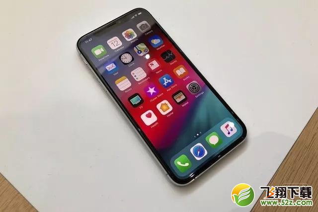 苹果iPhone XS和iPhone XR手机对比实用评测_52z.com