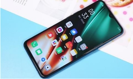 OPPO k5是不是曲面屏
