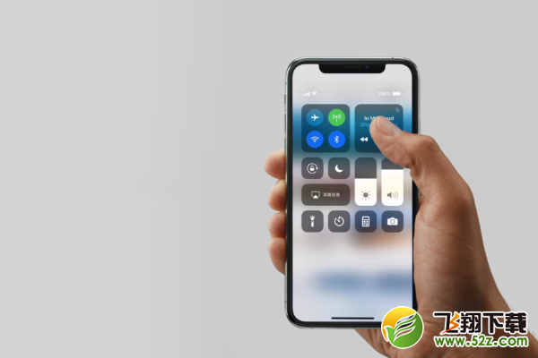 苹果iPhone xs打开控制中心方法教程_52z.com