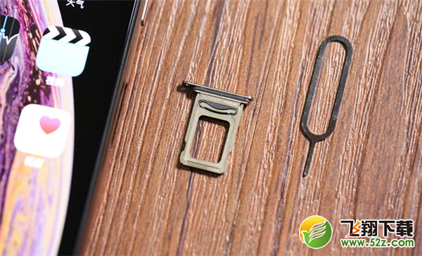 苹果iphone xs max安装电话卡方法教程_52z.com