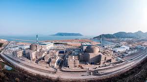 中国西部地区建成的第一座核电站位于哪里