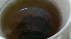 隔夜茶表面形成的油膜是什么