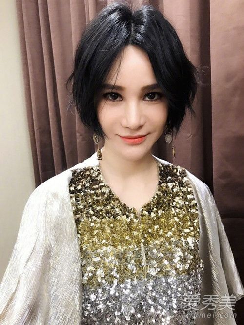 网友飞机上偶遇冯柯是怎么回事 网友在哪里偶遇冯珂