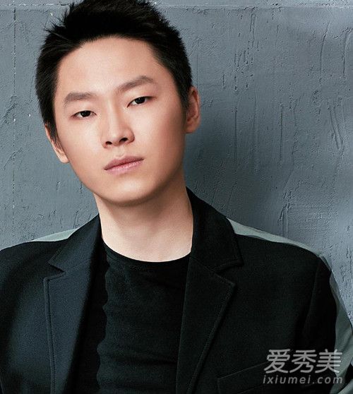 微笑起来勇敢起来什么歌 微笑起来勇敢起来忘不了你的爱什么歌