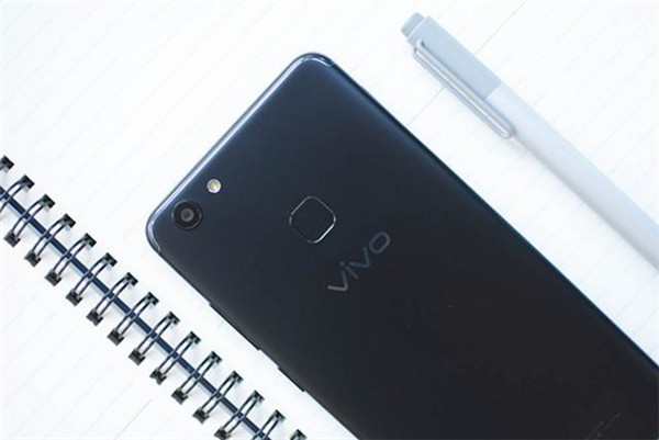 vivoY79中开启手电筒功能的具体操作方法