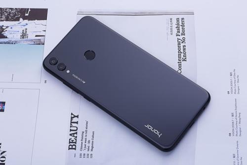 荣耀8x中添加桌面插件的具体步骤介绍
