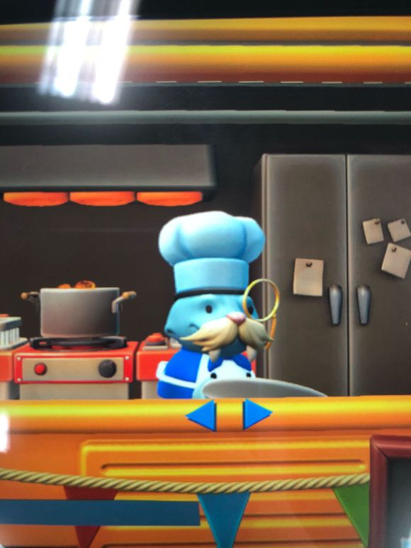 ⁄