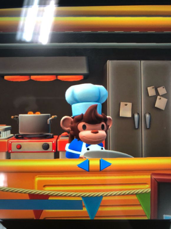 ⁄