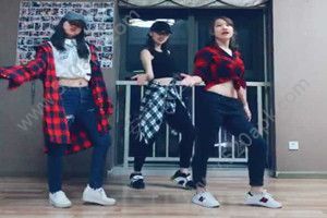 抖音最炫小苹果是什么歌？抖音最炫小苹果歌曲分享图片1
