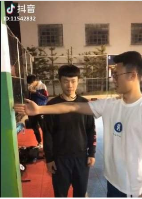 抖音上手变短是怎么拍的？手变短拍摄原理解析